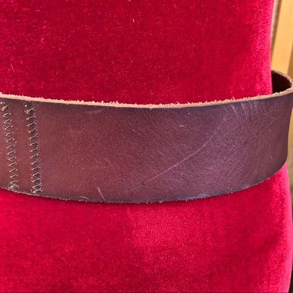 Leather Belt with Brass Tone Buckle Size M - Picture 6 of 15